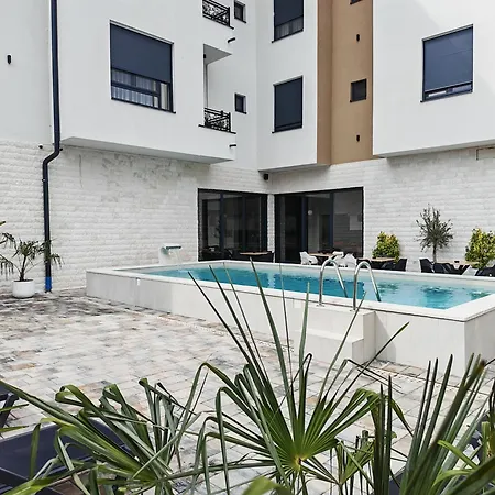 Pool Lena - Lux 1 Vrdnik