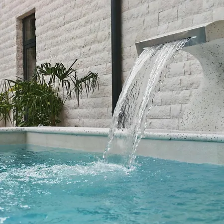 Pool Lena - Lux 1 Vrdnik