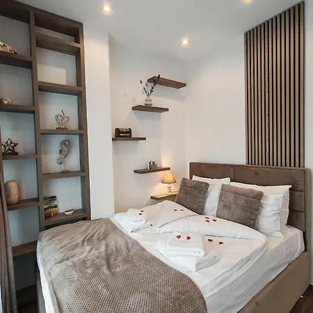 Pool Lena - Lux 1 Vrdnik