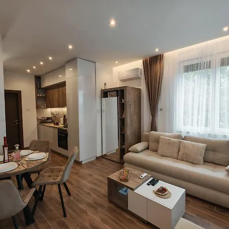 Pool Lena - Lux 1 Lägenhet