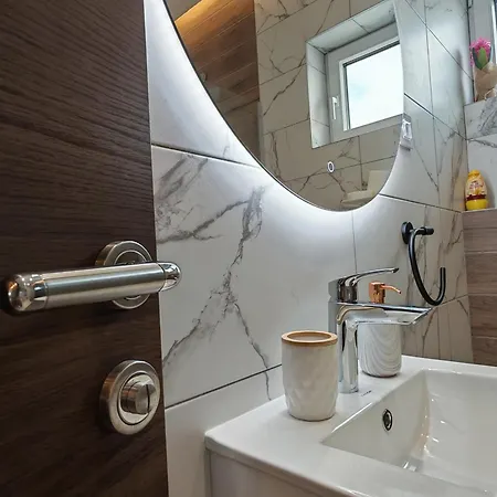 Pool Lena - Lux 1 Vrdnik