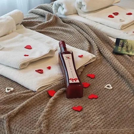 Pool Lena - Lux 1 Lägenhet