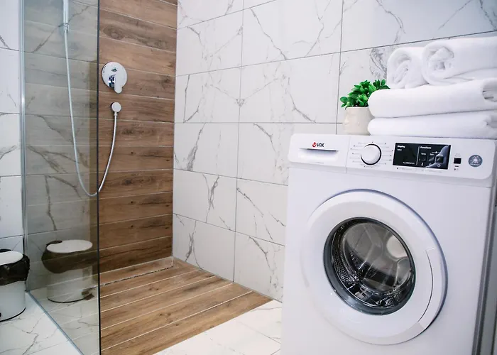 Pool Lena - Lux 1 Lejlighed