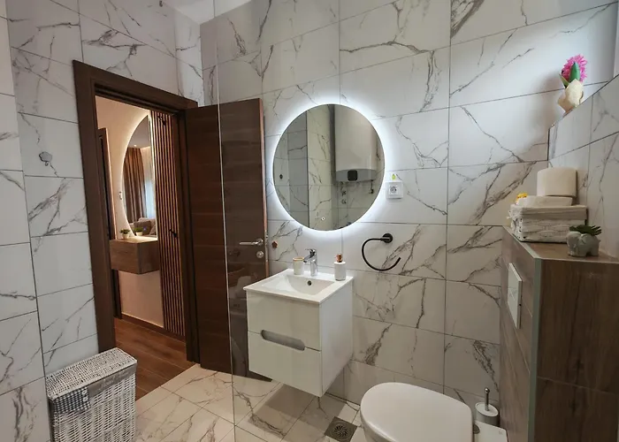 Apartman Pool Lena - Lux 1 *