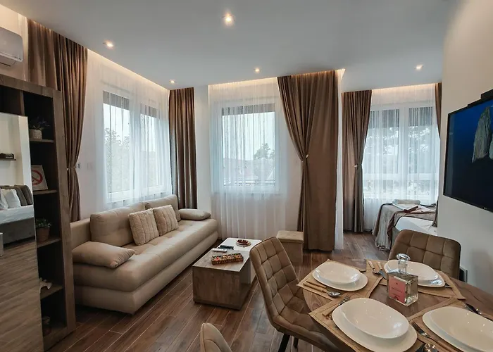 Pool Lena - Lux 1 Apartman Rednek